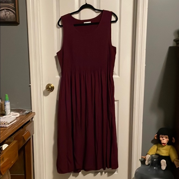 croft & barrow Dresses & Skirts - Croft & Barrow Dark Red Sleeveless Midi Dress